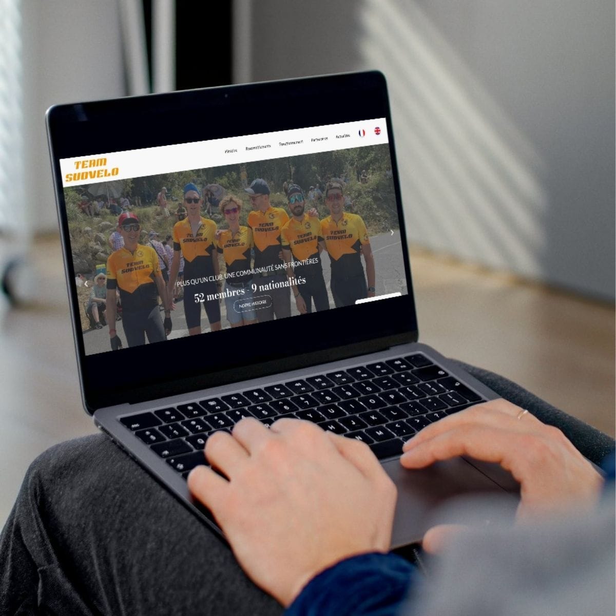 Site vitrine d'un club cycliste : Mockup de la hero section de la page d'accueil du site Team Sud Vélo